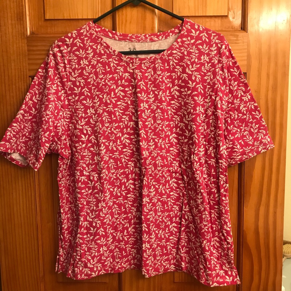The TOC Shop Pink Floral Elbow Sleeve Shirt.